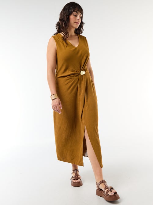 Vestido largo drapeado con bisutería - Kiabi