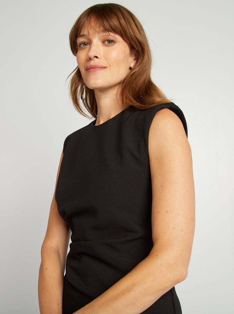 Vestido largo drapeado con hombreras negro - Kiabi