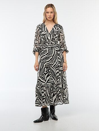 Vestido largo estampado con base con volantes