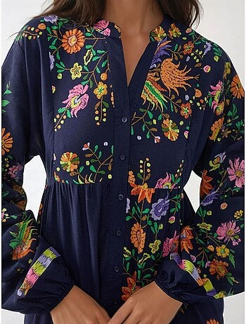 Vestido largo estampado con cuello en v y detalle de botones hiccup