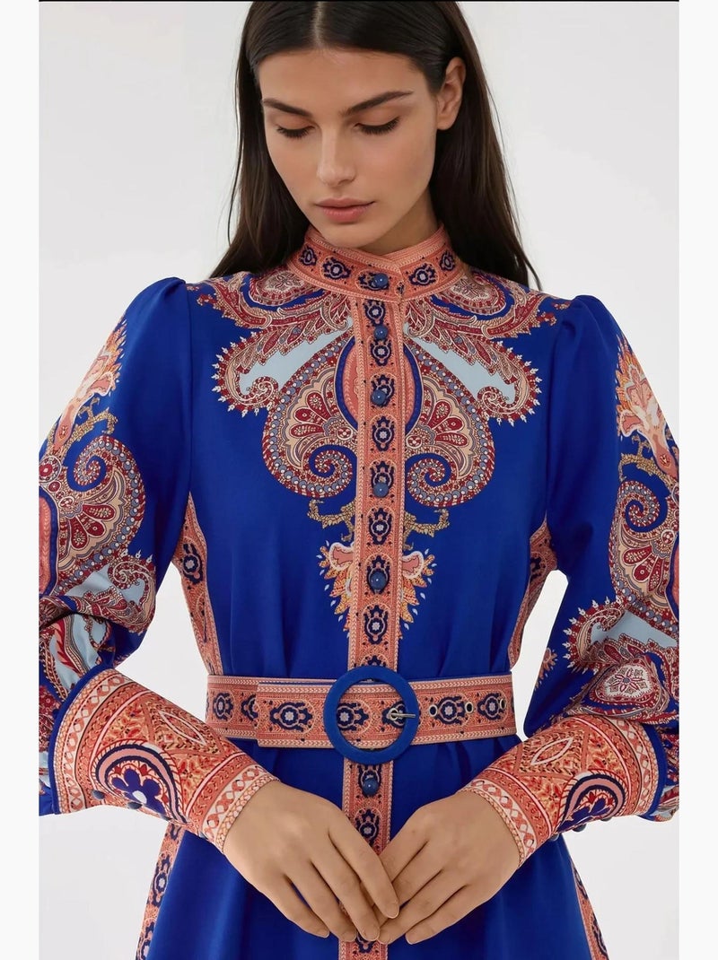 Vestido largo estampado de manga larga con cinturón hiccup Azul eléctrico - Kiabi