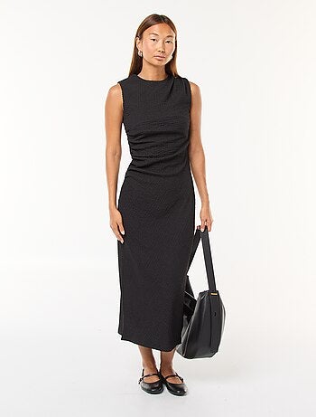 Vestido largo gofrado con sisa americana