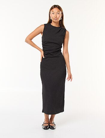 Vestido largo gofrado con sisa americana
