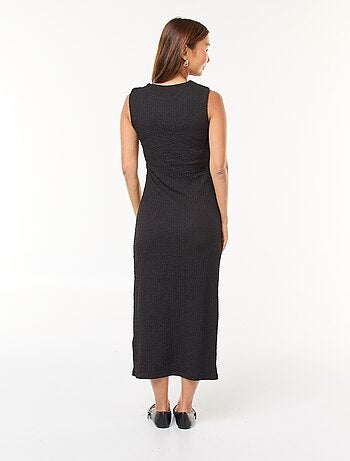 Vestido largo gofrado con sisa americana