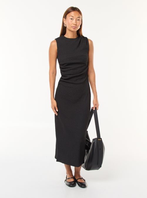 Vestido largo gofrado con sisa americana - Kiabi
