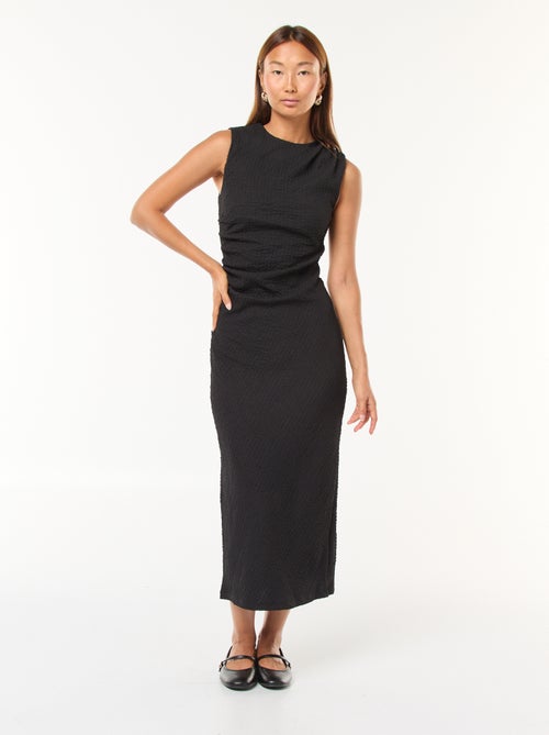 Vestido largo gofrado con sisa americana - Kiabi