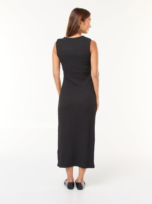 Vestido largo gofrado con sisa americana - Kiabi