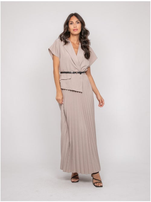 Vestido largo plisado con cinturón INARA - Kiabi Vestido largo plisado con cinturón INARA - Kiabi