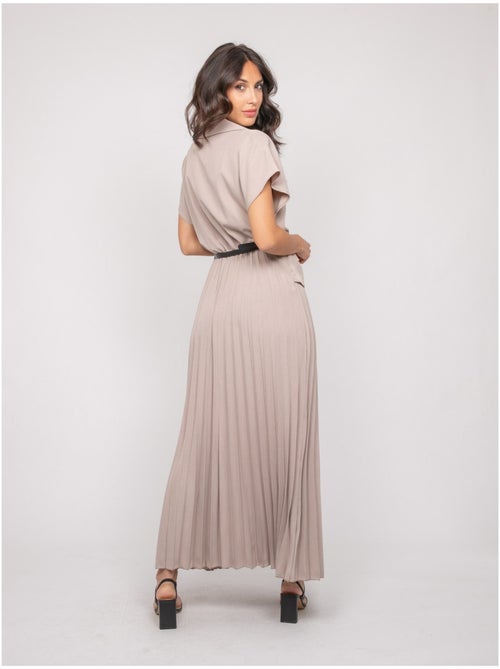 Vestido largo plisado con cinturón INARA - Kiabi Vestido largo plisado con cinturón INARA - Kiabi