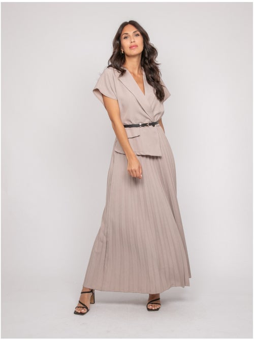 Vestido largo plisado con cinturón INARA - Kiabi Vestido largo plisado con cinturón INARA - Kiabi