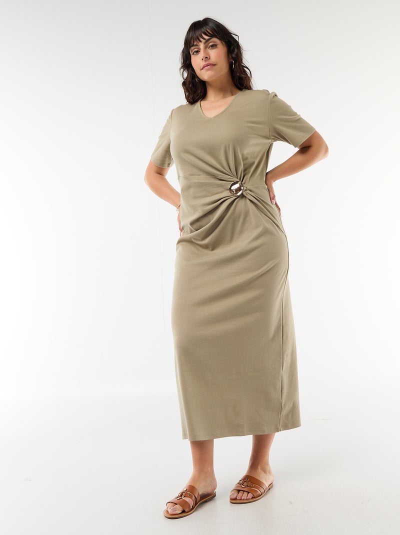 Vestido largo plisado con joya dorada Verde - Kiabi