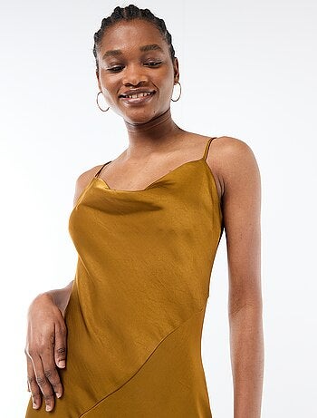 Vestido largo satinado de tirantes finos