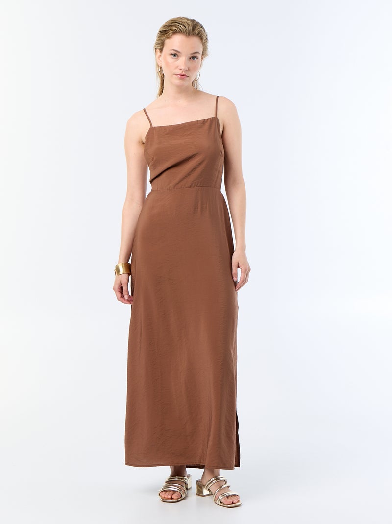 Vestido largo satinado de tirantes finos Marron - Kiabi