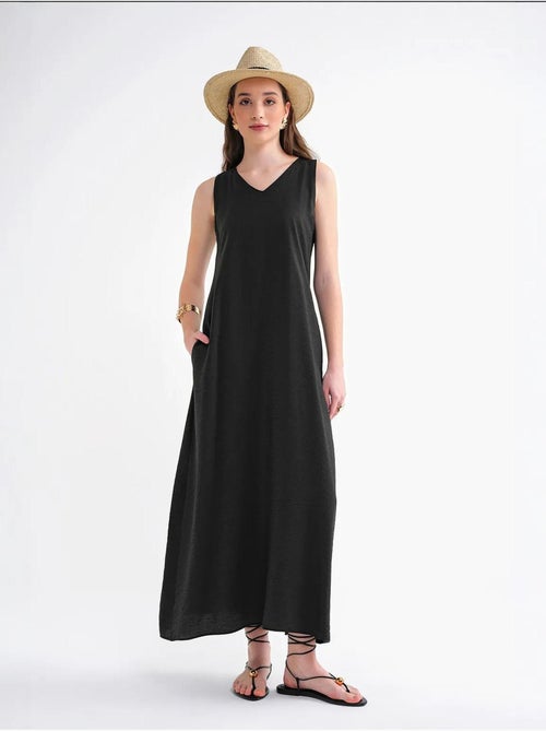 Vestido largo sin mangas con cuello en v y bolsillos mixray - Kiabi Vestido largo sin mangas con cuello en v y bolsillos mixray - Kiabi