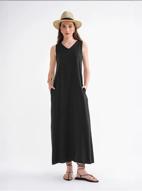 Vestido largo sin mangas con cuello en v y bolsillos mixray - Kiabi Vestido largo sin mangas con cuello en v y bolsillos mixray - Kiabi