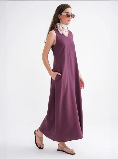 Vestido largo sin mangas con cuello en v y bolsillos mixray - Kiabi Vestido largo sin mangas con cuello en v y bolsillos mixray - Kiabi