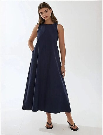 Vestido largo sin mangas con cuello redondo y forma de a hiccup