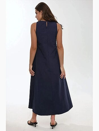 Vestido largo sin mangas con cuello redondo y forma de a hiccup