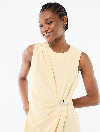 Vestido largo sin mangas con efecto drapeado