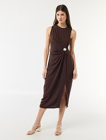 Vestido largo sin mangas con efecto drapeado