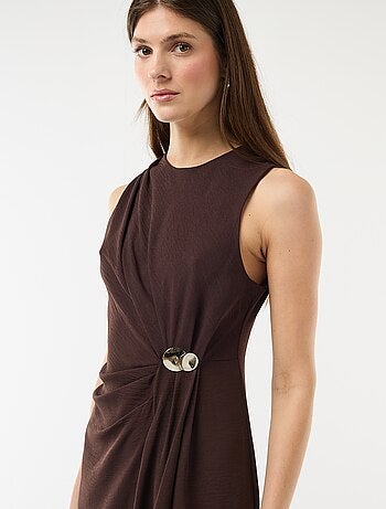 Vestido largo sin mangas con efecto drapeado