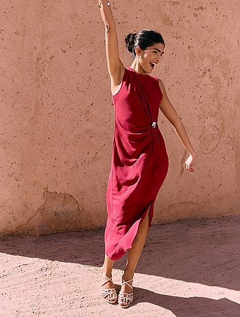 Vestido largo sin mangas con efecto drapeado