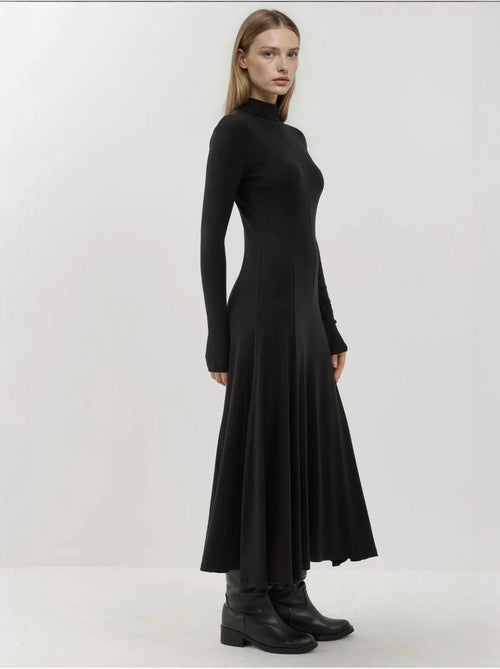 Vestido largo texturizado de medio cuello alto hiccup - Kiabi Vestido largo texturizado de medio cuello alto hiccup - Kiabi