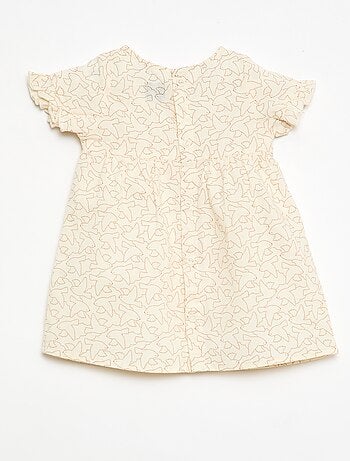 Vestido ligero con mangas cortas con volantes