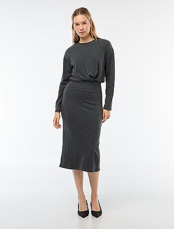 Vestido liso corte midi de manga larga