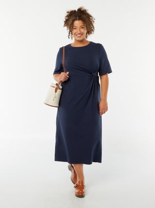 Vestido liso drapeado corte midi