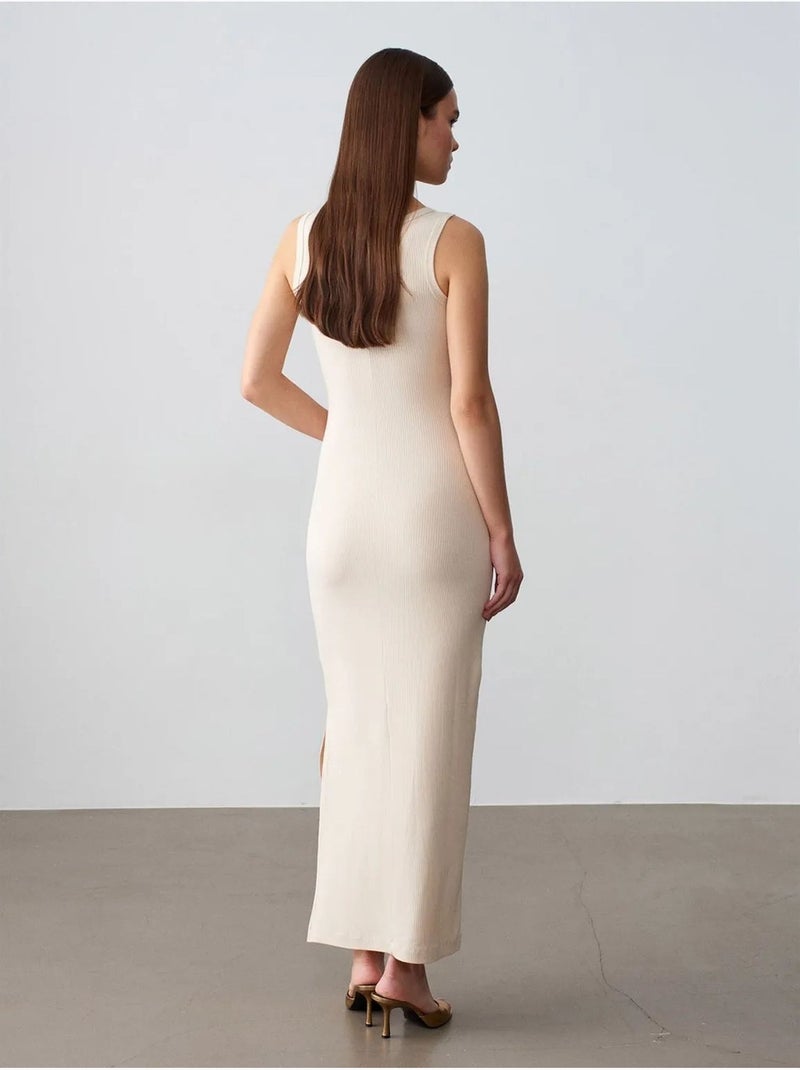 Vestido maxi ajustado sin mangas de canalé dilvin Beige natural - Kiabi