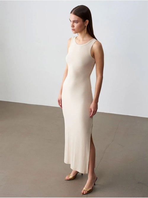 Vestido maxi ajustado sin mangas de canalé dilvin - Kiabi Vestido maxi ajustado sin mangas de canalé dilvin - Kiabi