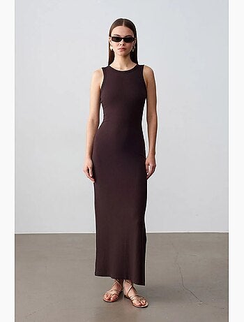 Vestido maxi ajustado sin mangas de canalé dilvin