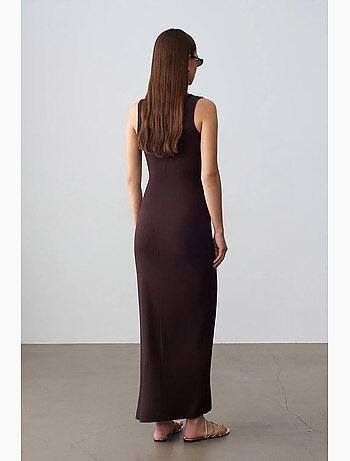 Vestido maxi ajustado sin mangas de canalé dilvin