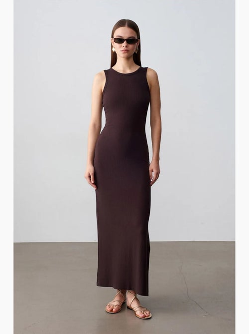 Vestido maxi ajustado sin mangas de canalé dilvin - Kiabi Vestido maxi ajustado sin mangas de canalé dilvin - Kiabi