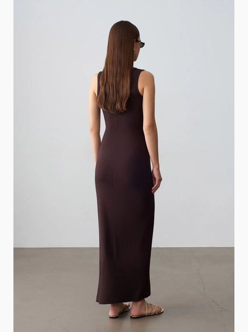 Vestido maxi ajustado sin mangas de canalé dilvin - Kiabi Vestido maxi ajustado sin mangas de canalé dilvin - Kiabi