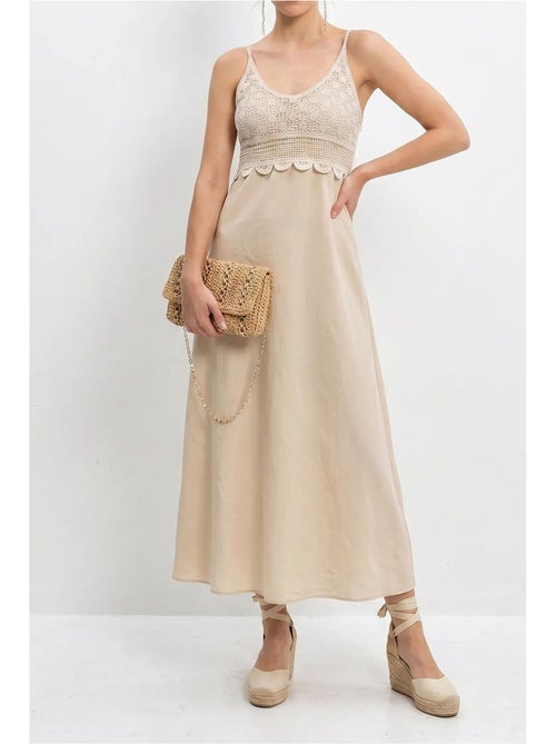 Vestido maxi de línea a sin mangas con detalle de encaje lucci - Kiabi Vestido maxi de línea a sin mangas con detalle de encaje lucci - Kiabi