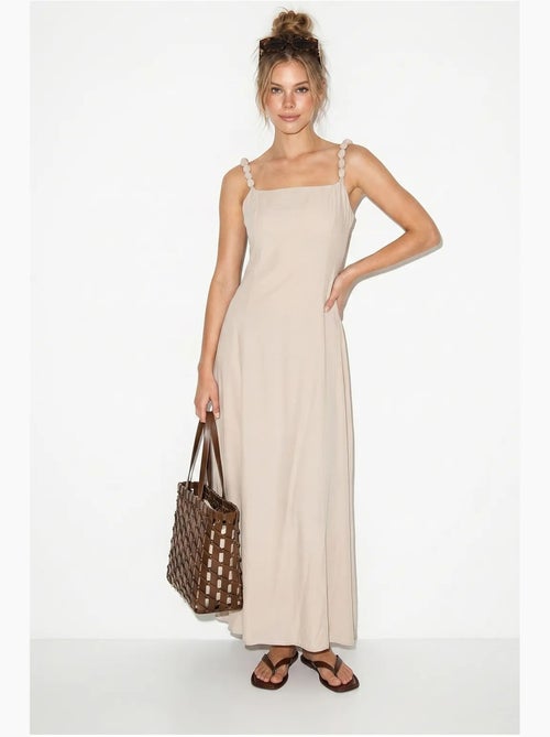 Vestido maxi de línea a sin mangas con escote cuadrado lucci - Kiabi Vestido maxi de línea a sin mangas con escote cuadrado lucci - Kiabi