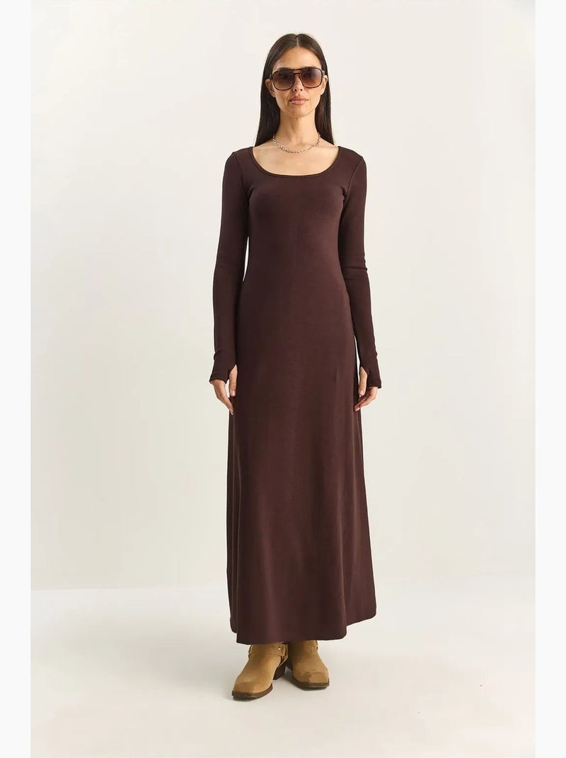 Vestido maxi de punto con cuello cuadrado y corte en a de lucci Marrón oscuro - Kiabi