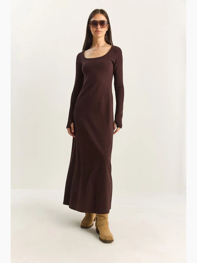 Vestido maxi de punto con cuello cuadrado y corte en a de lucci Marrón oscuro - Kiabi
