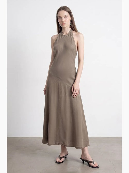 Vestido maxi de tencel con cuello halter dilvin - Kiabi Vestido maxi de tencel con cuello halter dilvin - Kiabi