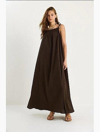 Vestido maxi midi con cuello cuadrado y detalle de volante lucci