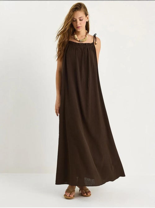 Vestido maxi midi con cuello cuadrado y detalle de volante lucci - Kiabi Vestido maxi midi con cuello cuadrado y detalle de volante lucci - Kiabi