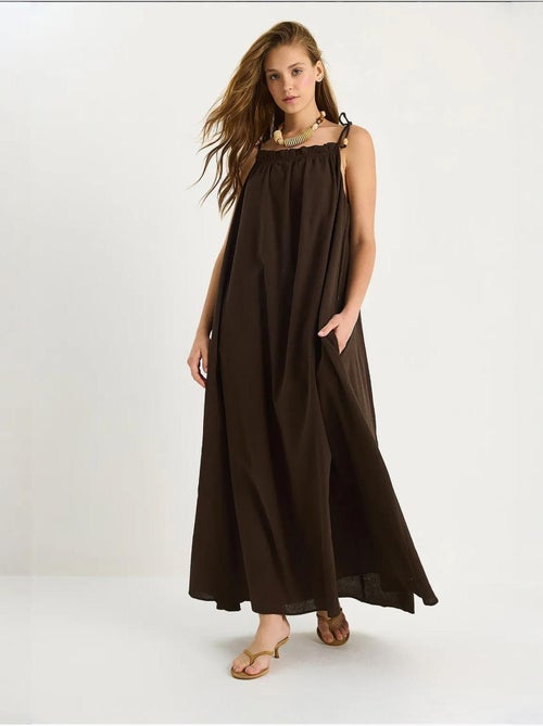 Vestido maxi midi con cuello cuadrado y detalle de volante lucci - Kiabi Vestido maxi midi con cuello cuadrado y detalle de volante lucci - Kiabi