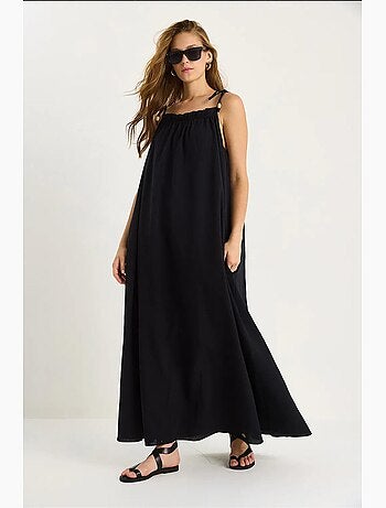 Vestido maxi midi con cuello cuadrado y detalle de volante lucci