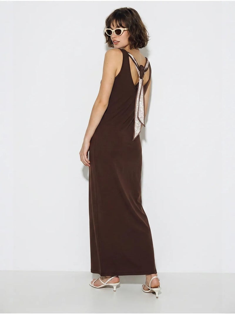 Vestido maxi recto sin mangas con abertura lucci Marrón chocolate - Kiabi