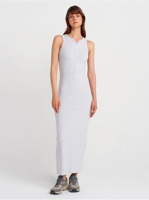 Vestido maxi sin mangas de mezcla de algodón acanalado dilvin - Kiabi Vestido maxi sin mangas de mezcla de algodón acanalado dilvin - Kiabi
