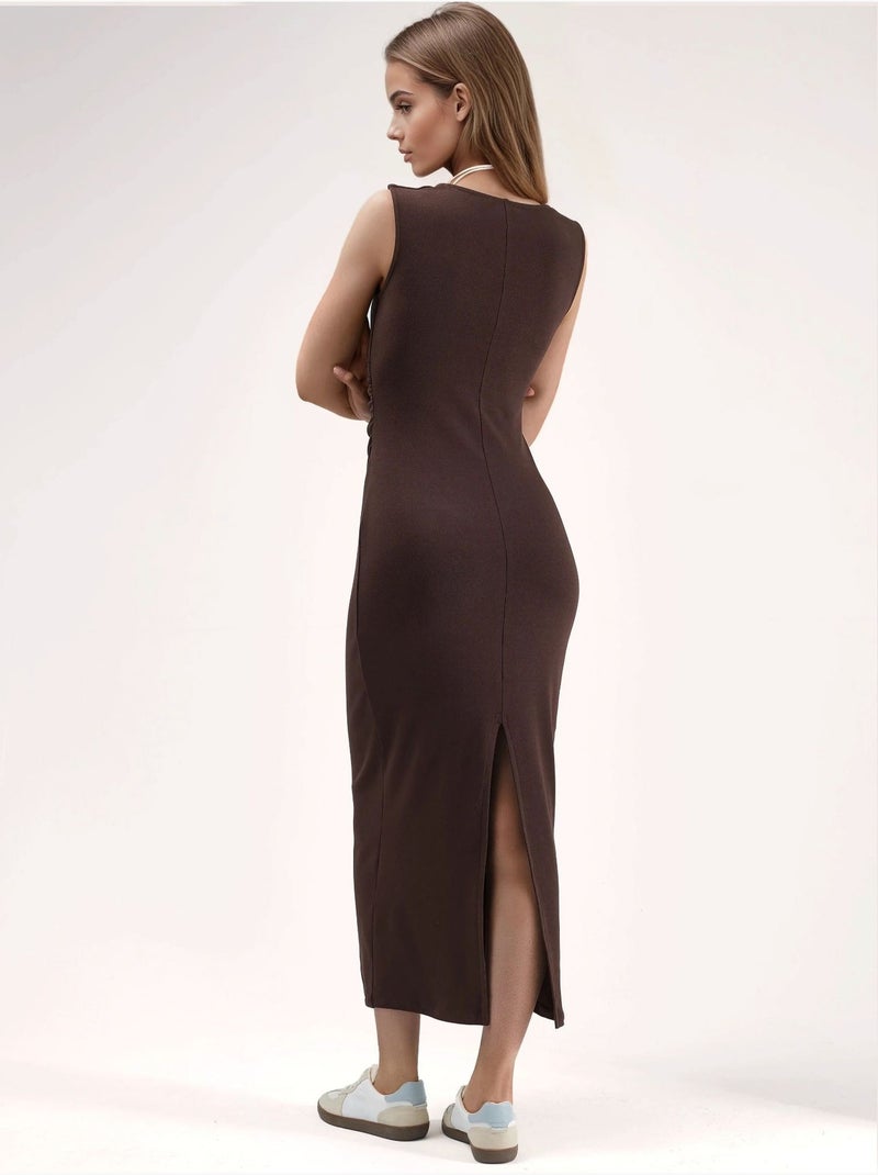 Vestido midi ajustado con cuello cuadrado y abertura hiccup Marrón oscuro - Kiabi