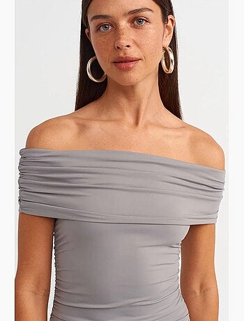 Vestido midi ajustado con escote barco dilvin