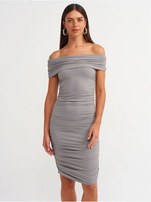 Vestido midi ajustado con escote barco dilvin - Kiabi Vestido midi ajustado con escote barco dilvin - Kiabi